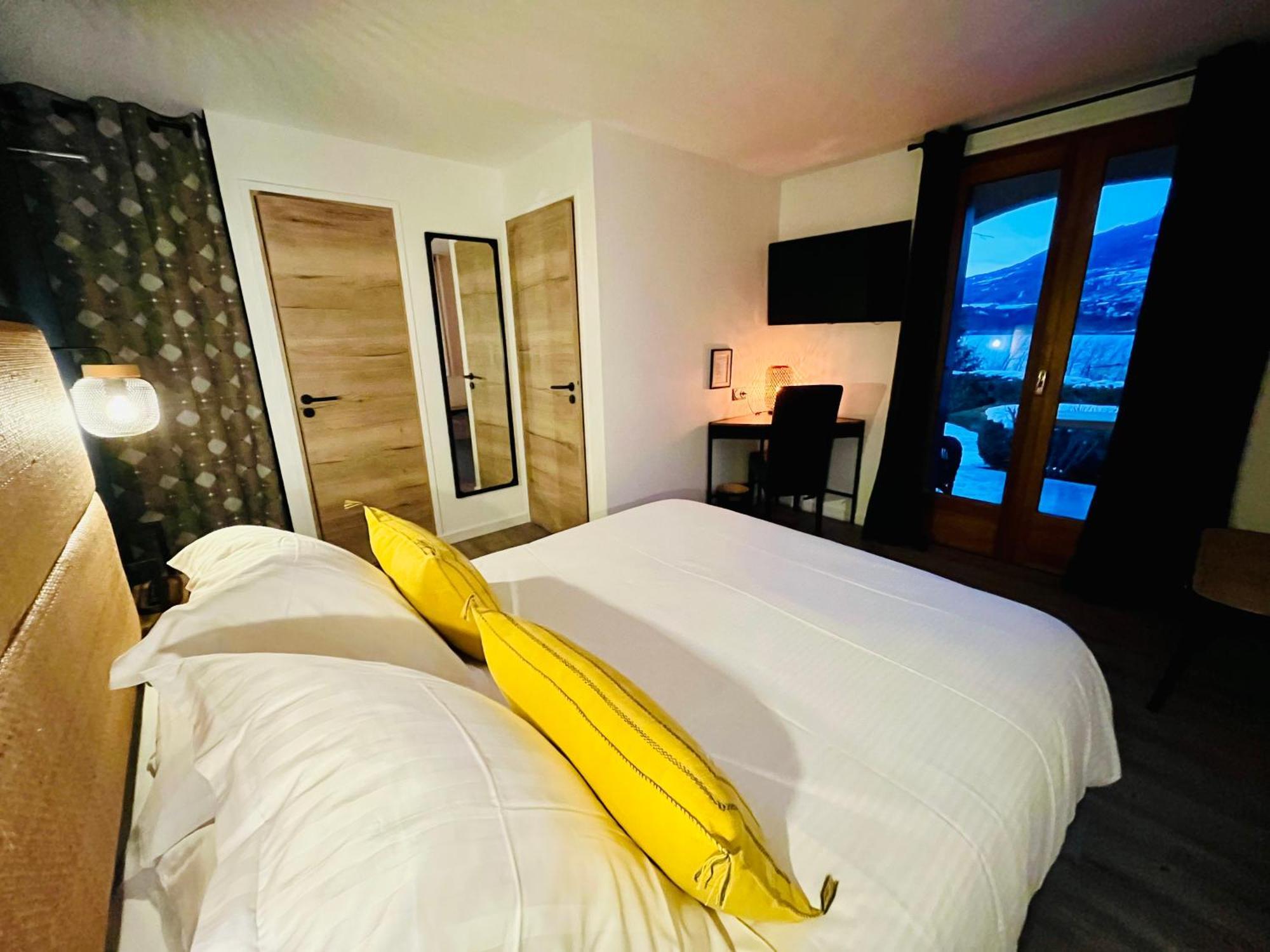 Hotel Les Chaumettes Savines Phòng bức ảnh